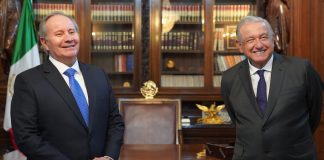 Peruvian ambassador with AMLO