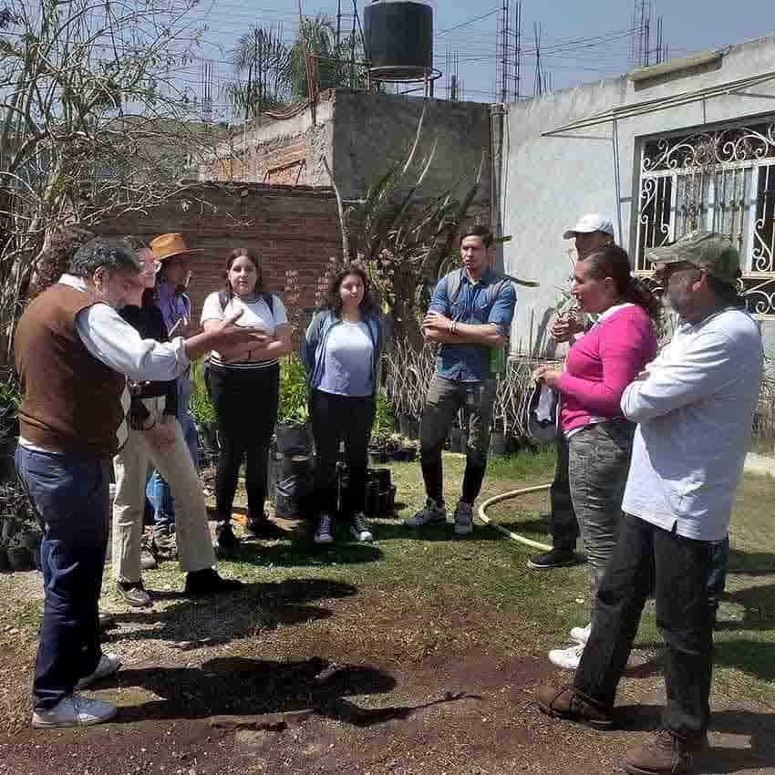 Activists in El Salto, Jalisco meeting with a University of Guadalajara delegation of academics