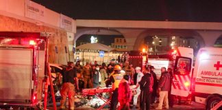 Emergency responders outside immigration detention center