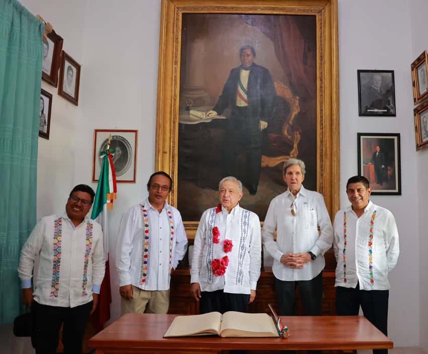 AMLO with John Kerry in Oaxaca