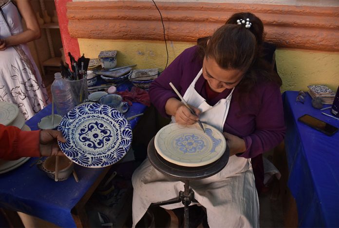 Talavera artisan in Puebla