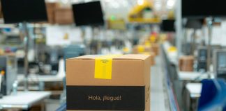 A package at a Mercado Libre line