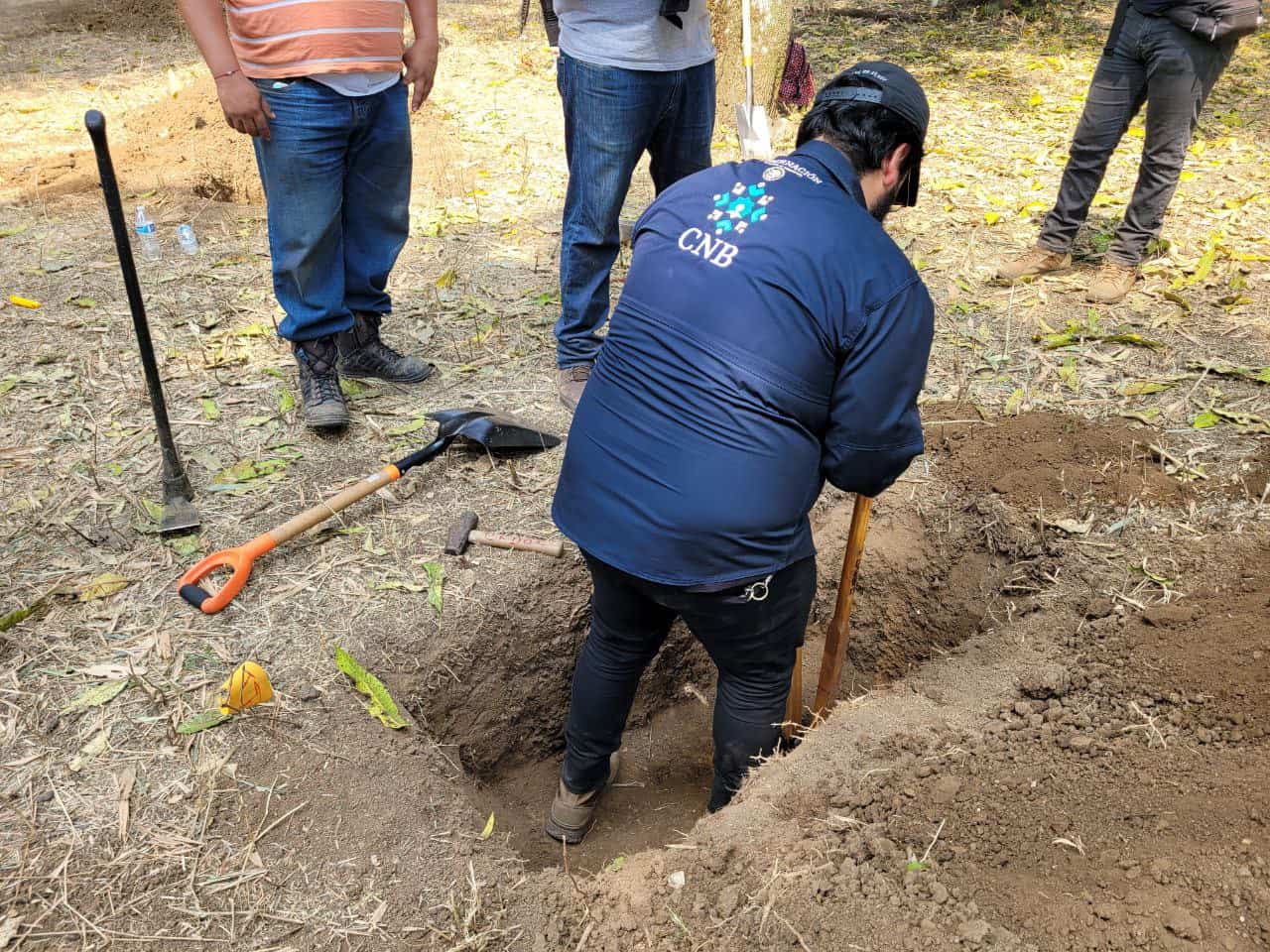 A CNB team search for bodies in Veracruz state