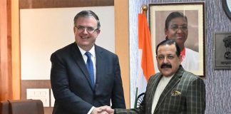 Signing of international tech agreement by Mexico's Foreign Minister Marcelo Ebrard, left and India's Science/Tech Minister Jitendra Singh, right