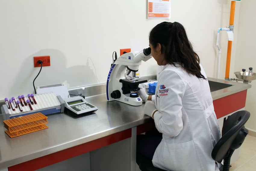 A medical researcher at a lab in UANL