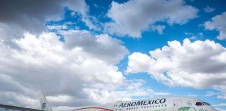 Aeromexico plane