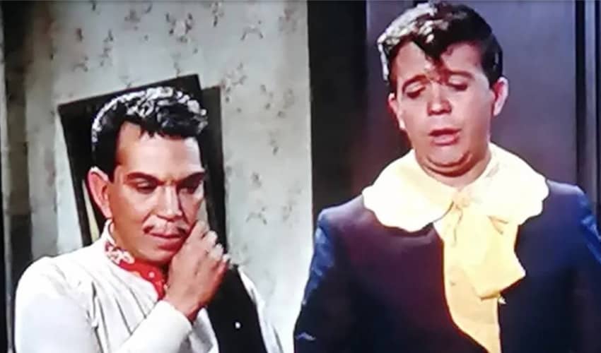 Mexican actor Xavier Lopez Chabelo, right, with Mexican actor Mario Moreno, known as Cantinflas, left, in 1962 film "El Extra"