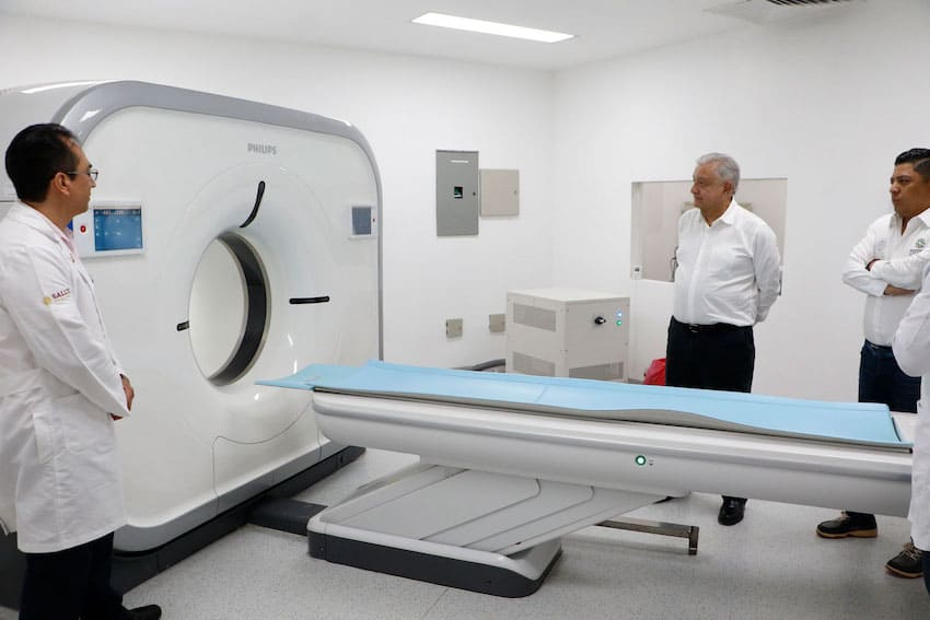 AMLO inspects new hospital equipment in San Luis Potosi