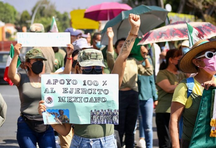 Protest in March in Oaxaca City in support of the 4 soldiers charged in the killings of five civilians in Nuevo Laredo.