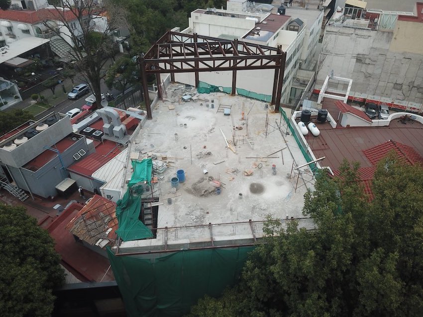 An unlicensed construction site in Polanco, CDMX