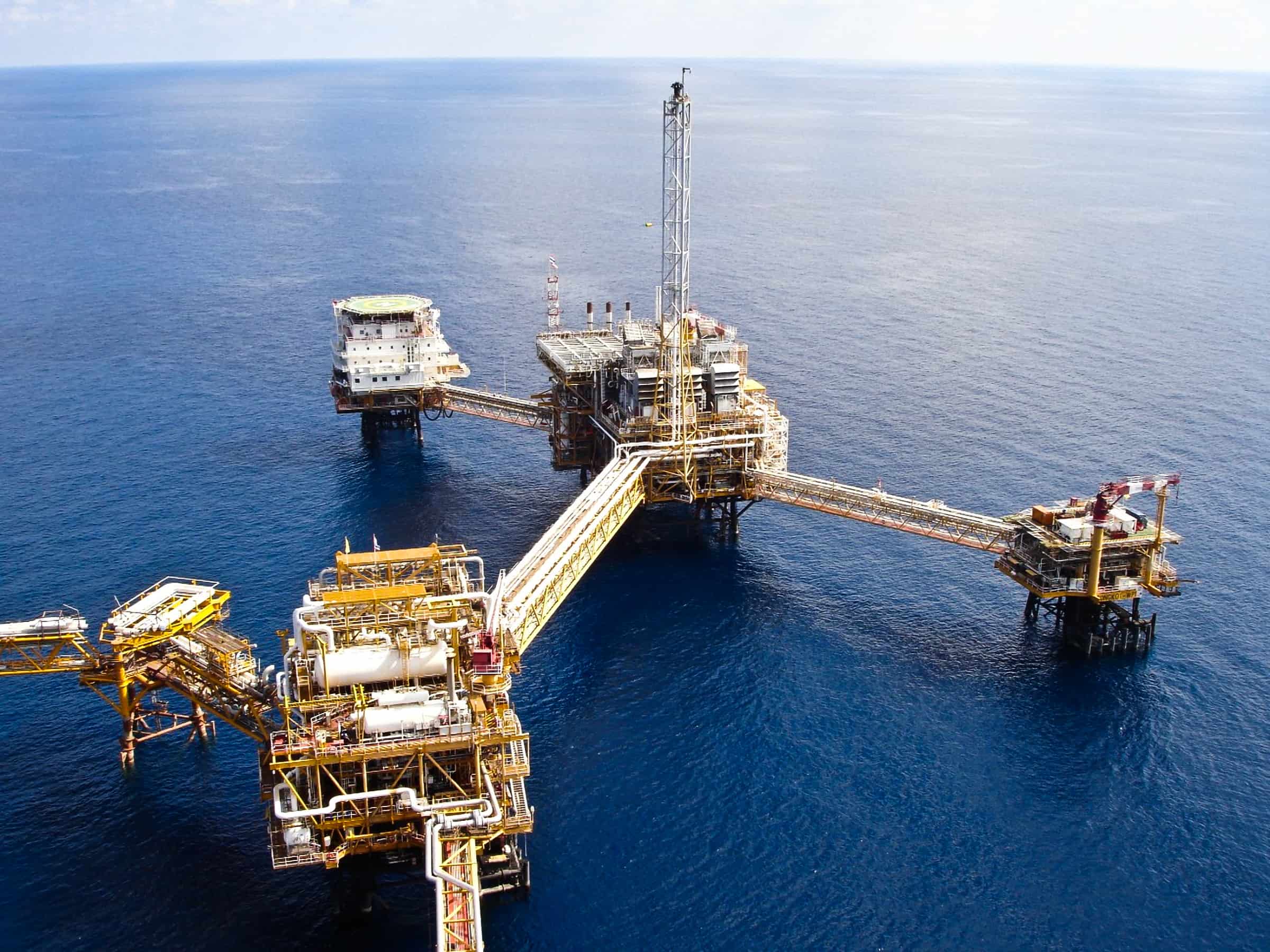 Oil rig in Pacific Ocean