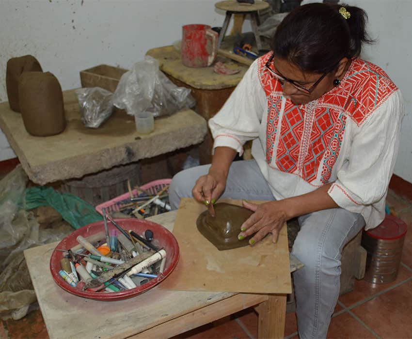 Sculptor Carlomagno Pedro's workshop in Coyotepec, Oaxaca