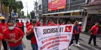 Protestors in Toluca on may day