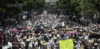 Defense of the Mexican Supreme Court march in Mexico City