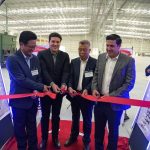 Governor Garcia cuts the ribbon to open the Yinlun factory