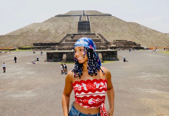 Alicia Keys in Teotihuacan