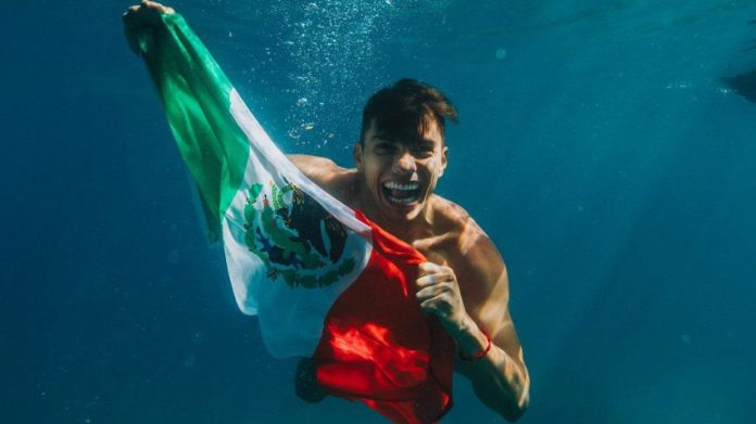 Mexican high diver Jonathan Paredes