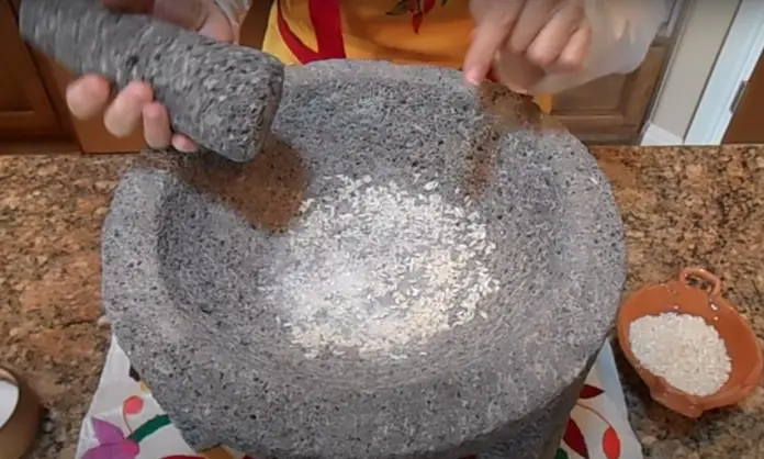 A practical guide to buying (and using) a molcajete