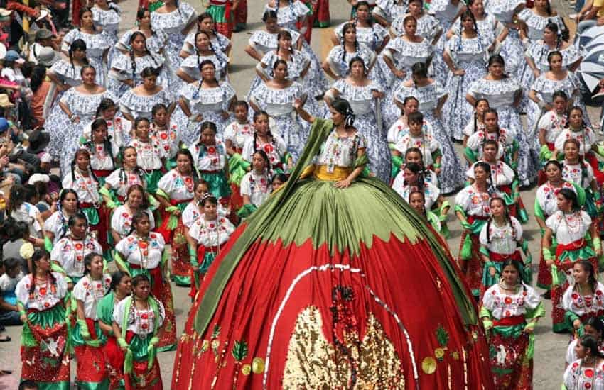 Cinco de Mayo parade in Puebla