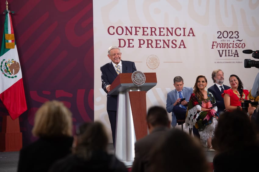 AMLO with cabinet