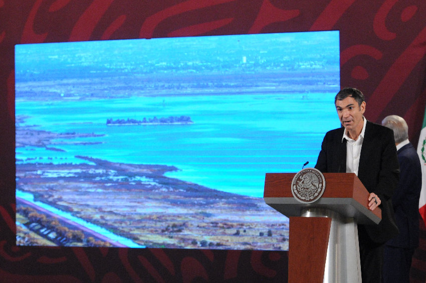 Iñaki Echeverría at press conference