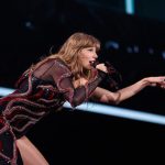 Taylor Swift singing