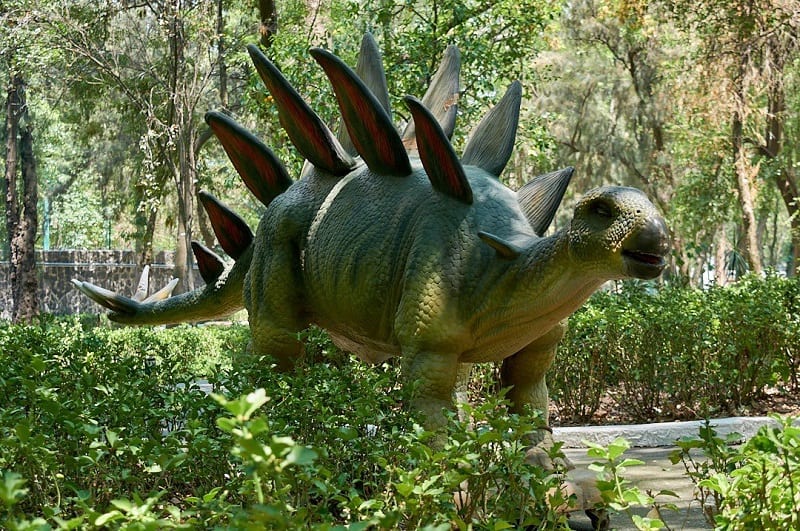 Dinosaur statue at Los Pinos.