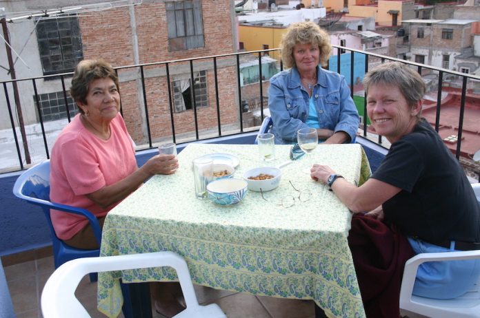 Expat socializing with Mexicans in Guanajuato City, Mexico
