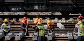 Workers on Maya Train