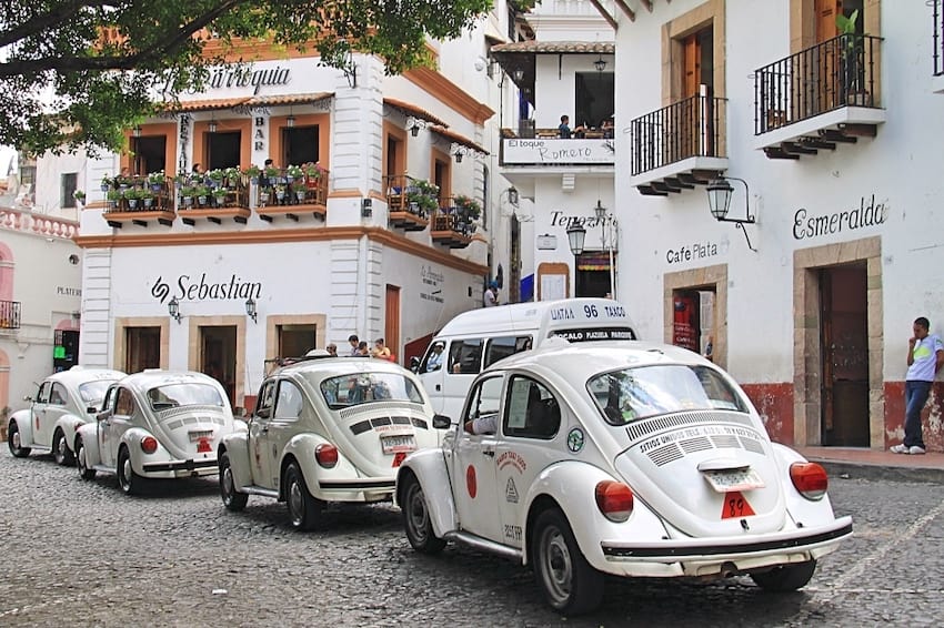 Taxis in the city of Taxco