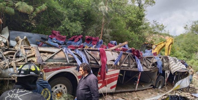 Oaxaca bus crash leaves 29 dead - Mexico News Daily