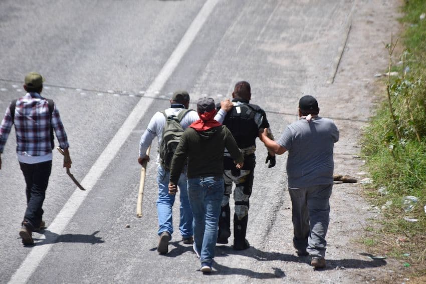 Chilpancingo protestors with weapons