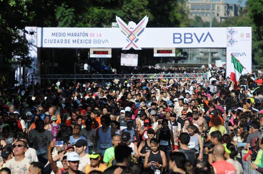 Mexico City half marathon draws 30,000 runners