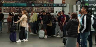 Passengers in the AICM