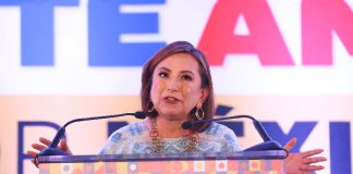 Xóchitl Gálvez at a forum