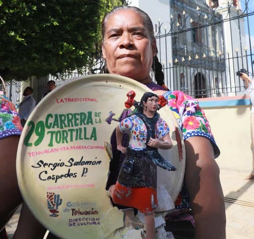 12 year-old woman wins twenty ninth annual tortilla race in Puebla