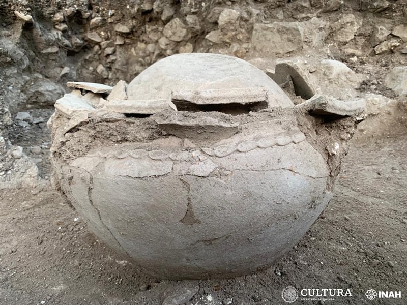 Burial vessel at El Tigre