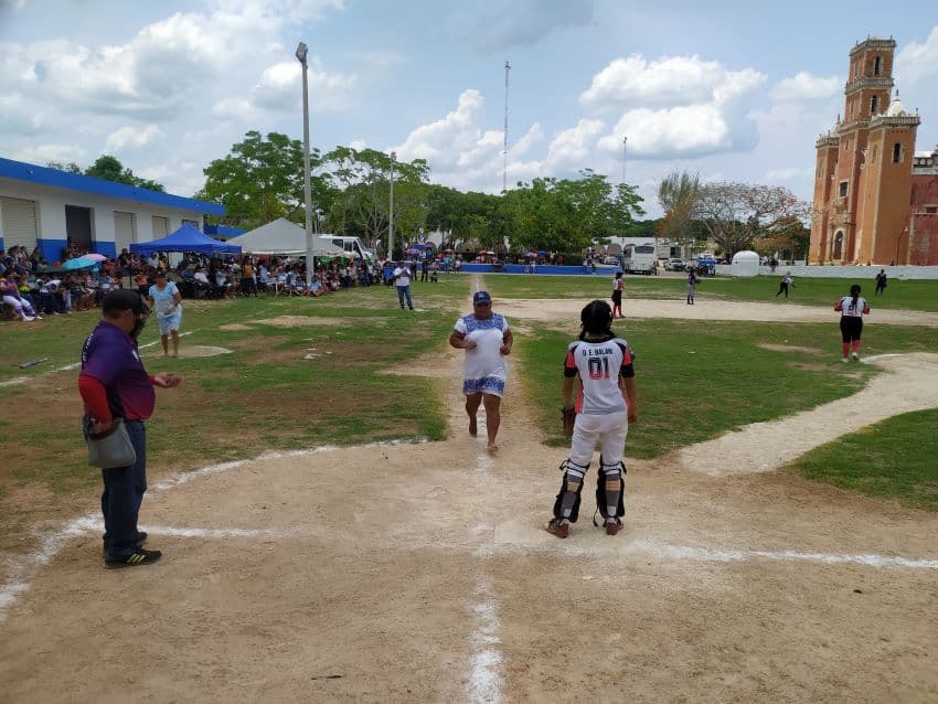 Las Amazonas de Yaxunah are women warriors of Mexican softball