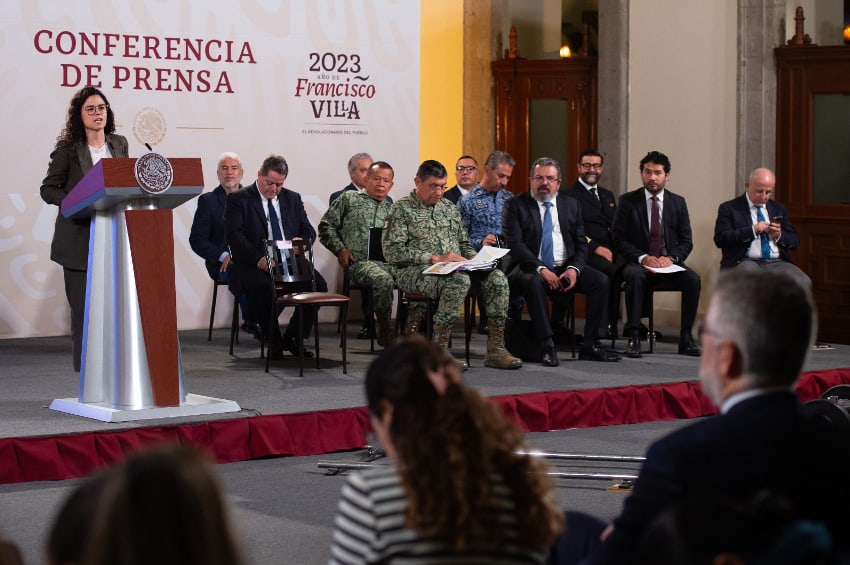 Luisa María Alcalde at press conference