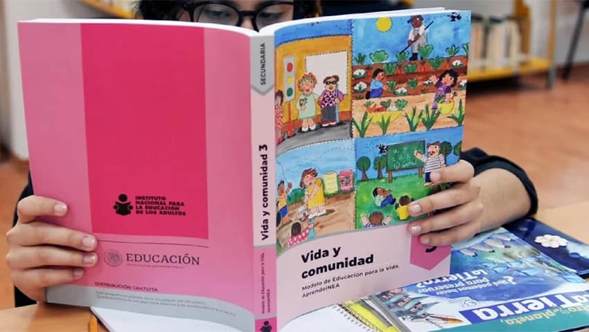 new textbooks for Mexican public schools