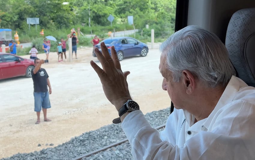 AMLO completes first supervision tour aboard the Maya Prepare