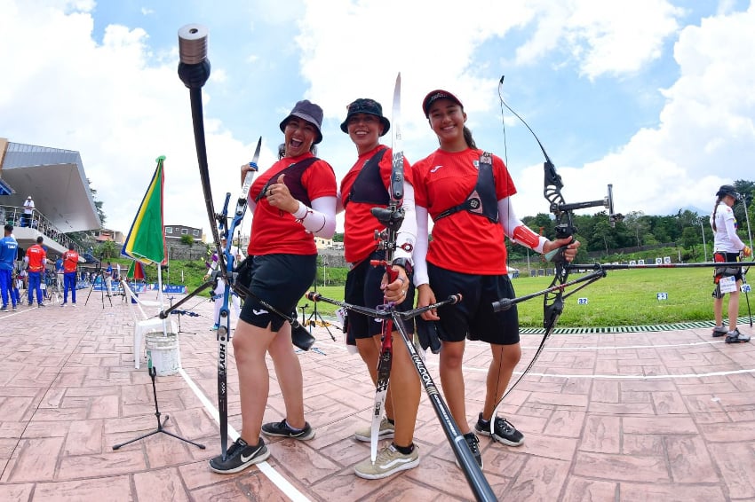 Mexican women archers