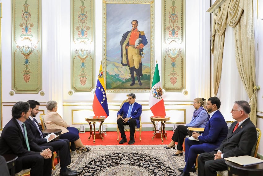 Nicolás Maduro and Alicia Bárcena in Caracas