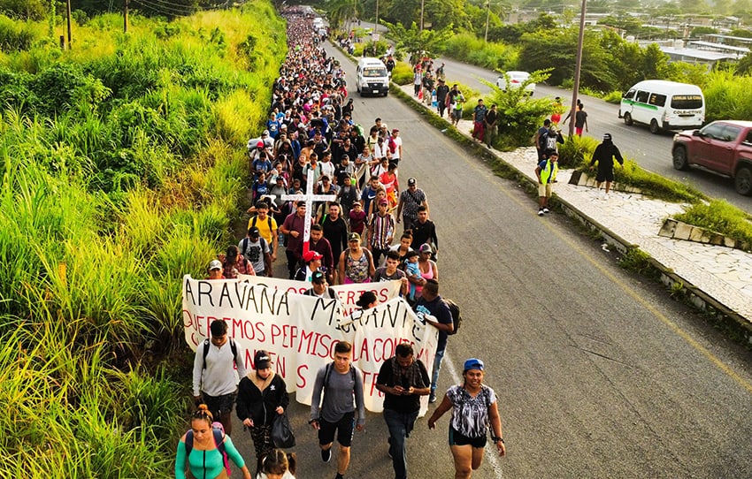 Caravan of at least 5,000 migrants departs Chiapas
