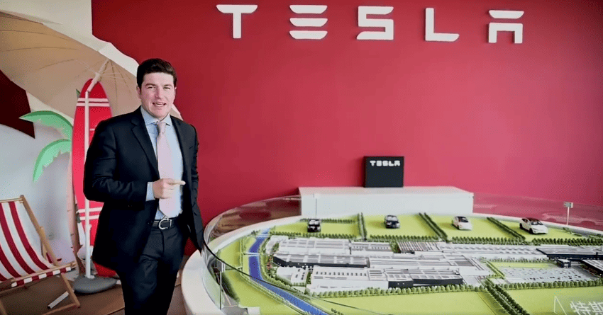Samuel García visits the Tesla gigafactory in Shanghai