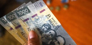 Mexican 1000 peso bills