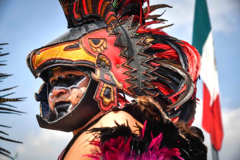 A dancer at the Zócalo