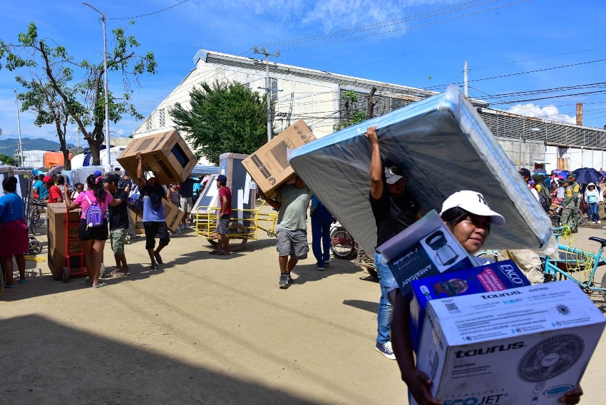 Acapulco residents receive household appliances