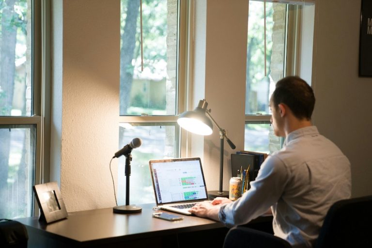 Got 1 min? New ‘home office law’ takes effect in Mexico
