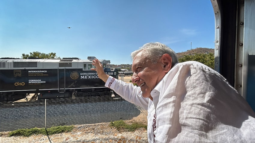 President López Obrador on the Isthmus of Tehuantepec train